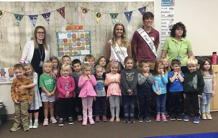 Fair Queen & King visit with preschoolers 